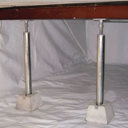 crawl space jack posts installed in an encapsulated crawl space in Zanesville