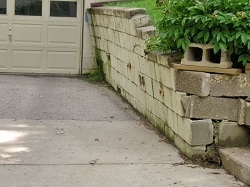 collapsing retaining wall